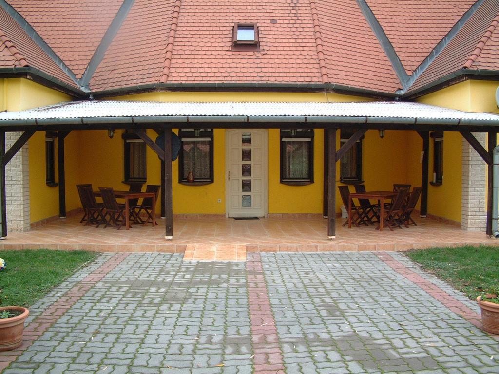 Hotel Kisecset-Vendeghaz Zewnętrze zdjęcie